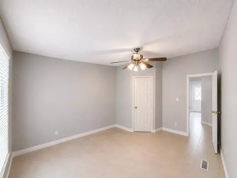 Bedroom - 17709 Pine View Dr, Conroe, TX 77302 photo 2 of 6