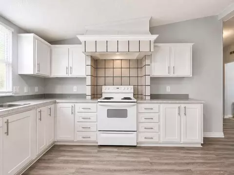 Kitchen - 17709 Pine View Dr, Conroe, TX 77302 photo 2 of 6