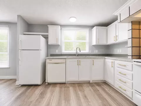 Kitchen - 17709 Pine View Dr, Conroe, TX 77302 photo 1 of 6