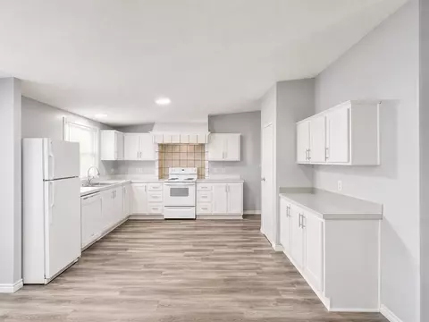 Kitchen - 17709 Pine View Dr, Conroe, TX 77302 photo 4 of 6