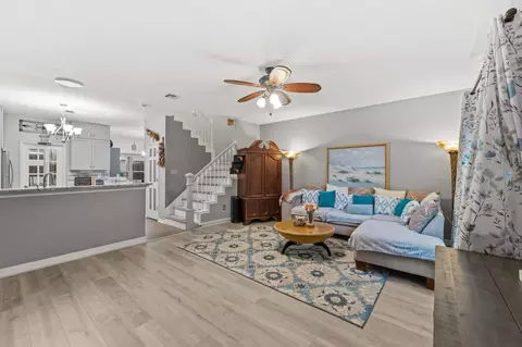 930 Birnham Woods Blvd, Pasadena, TX 77503