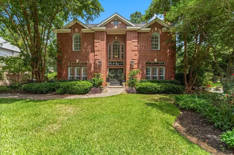 18 N Highland Ct, The Woodlands, TX 77381
