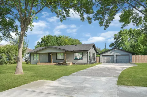 2324 13th Ave N, Texas City, TX 77590
