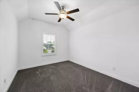 Bedroom - 504 Sage Timbers Ln, Pinehurst, TX 77362 photo 4 of 6