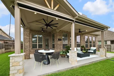 Exterior - 504 Sage Timbers Ln, Pinehurst, TX 77362 photo 3 of 4