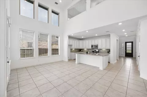 Living - 504 Sage Timbers Ln, Pinehurst, TX 77362 photo 4 of 5