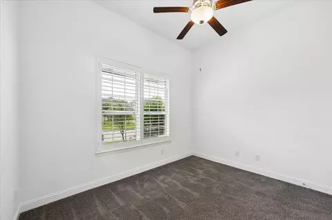 Bedroom - 504 Sage Timbers Ln, Pinehurst, TX 77362 photo 5 of 6