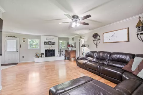 Living - 11291 Darby Loop # -3, Conroe, TX 77385 photo 2 of 3