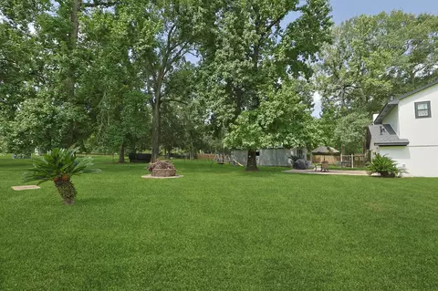 Exterior - 11291 Darby Loop # -3, Conroe, TX 77385 photo 6 of 8