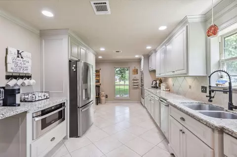 Kitchen - 11291 Darby Loop # -3, Conroe, TX 77385 photo 7 of 8