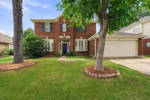 4811 Red Lantern Dr, Friendswood, TX 77546