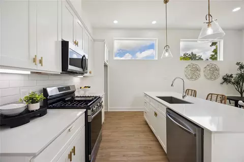 835 Rachel St #E, Houston, TX 77091