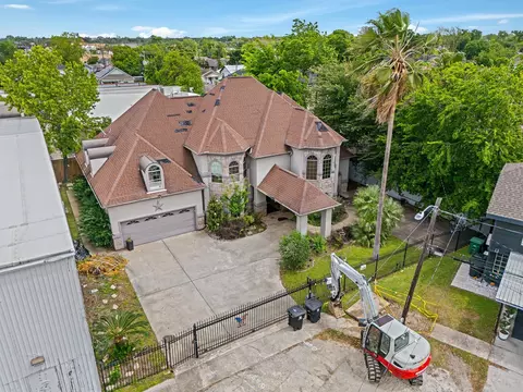 2426 Tackaberry St, Houston, TX 77009