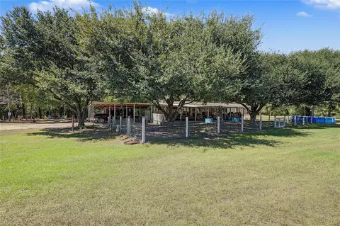 26 Spring Creek Cir #A, Huntsville, TX 77320
