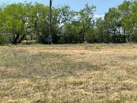 69 Horseshoe Dr, Gonzales, TX 78629