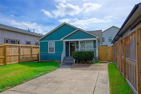 905 Kern St, Houston, TX 77009