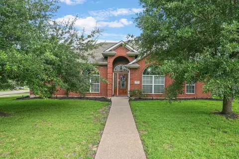 2700 Hickory Ct, Bryan, TX 77808