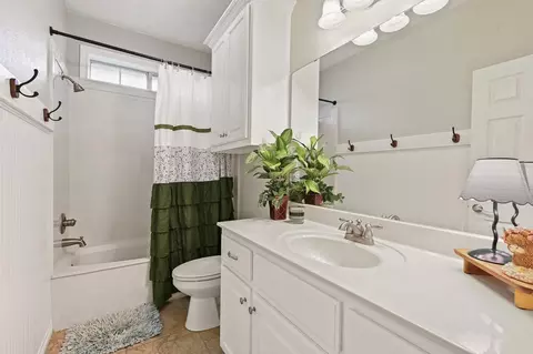 Bath - 2700 Hickory Ct, Bryan, TX 77808 photo 1 of 4