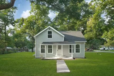 421 E Belle Ave, Wharton, TX 77488 photo 1