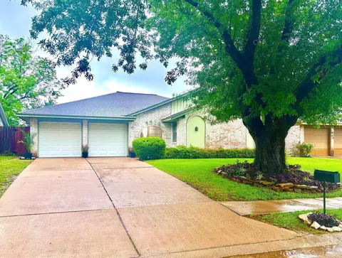 7218 Stonegate Dr, Houston, TX 77040