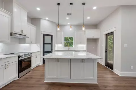 312 Morehead St E, Franklin, TX 77856