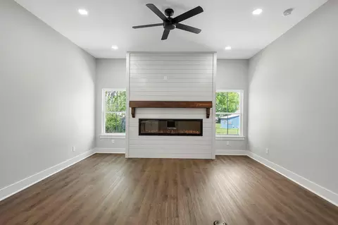 Living - 312 Morehead St E, Franklin, TX 77856 photo 1 of 2