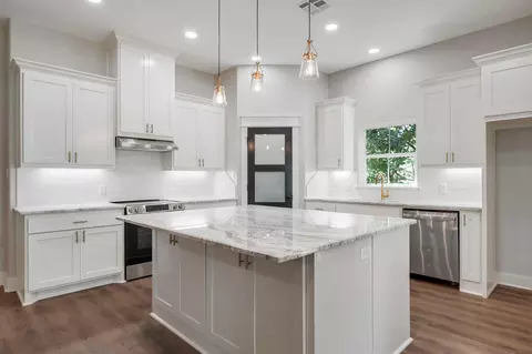 Kitchen - 312 Morehead St E, Franklin, TX 77856 photo 2 of 2