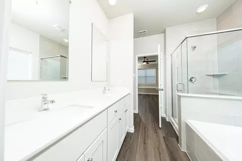 Bath - 2308 Pipefish Dr, Conroe, TX 77384 photo 1 of 1