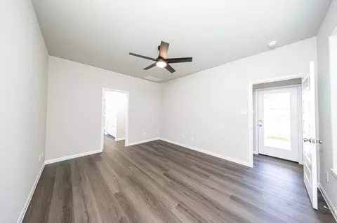 Living - 2308 Pipefish Dr, Conroe, TX 77384 photo 4 of 4