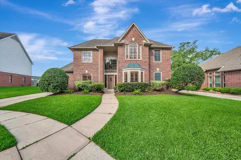 13714 Robin Hill Ct, Houston, TX 77059