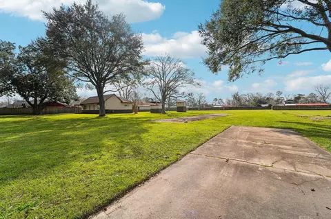 5230 Pine Ave, Pasadena, TX 77503 photo 1