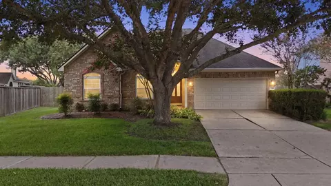 3403 Appleton Dr, Pearland, TX 77584