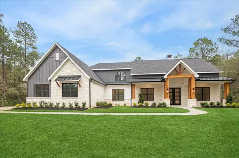 688 Lonestar Rd, Huntsville, TX 77340