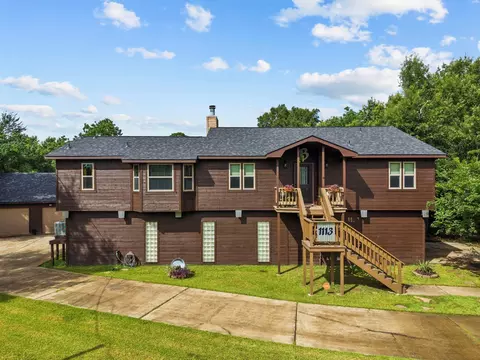 1113 S Country Club Dr, Shoreacres, TX 77571