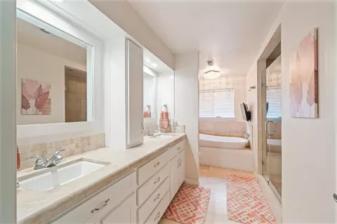 Bath - 600 Hampton Hall Ln, Conroe, TX 77302 photo 2 of 3