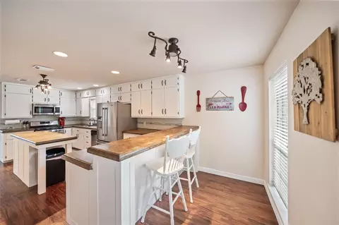 Kitchen - 600 Hampton Hall Ln, Conroe, TX 77302 photo 5 of 5