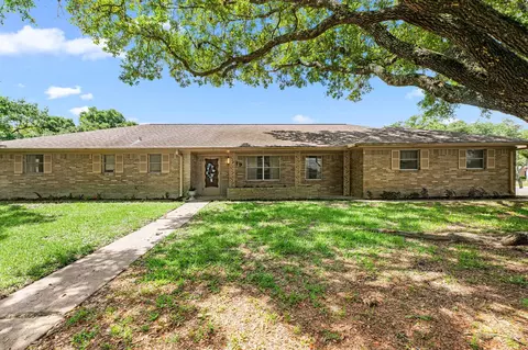 519 Dan St, East Bernard, TX 77435