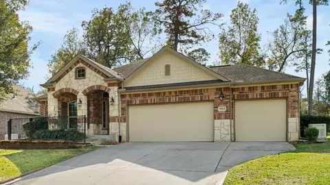 9024 S Comanche Cir, Willis, TX 77378 photo 1