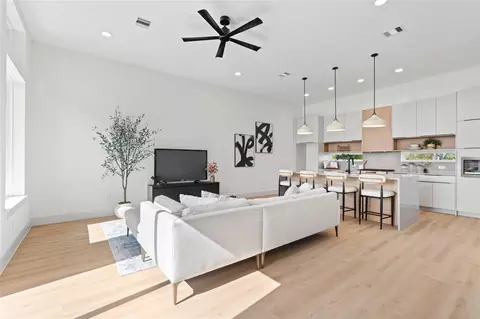 5507 Hershe St, Houston, TX 77020