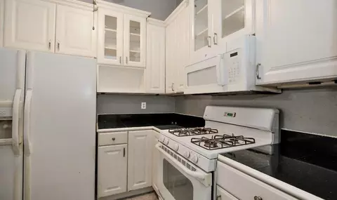 Kitchen - 3111 Oak Rock Cir, Spring, TX 77373 photo 2 of 3