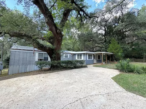 403 N Pitzer St, Colmesneil, TX 75938