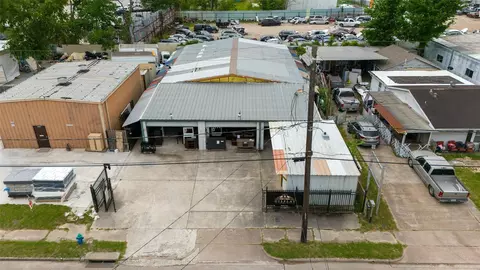 625 W Parker Rd, Houston, TX 77091