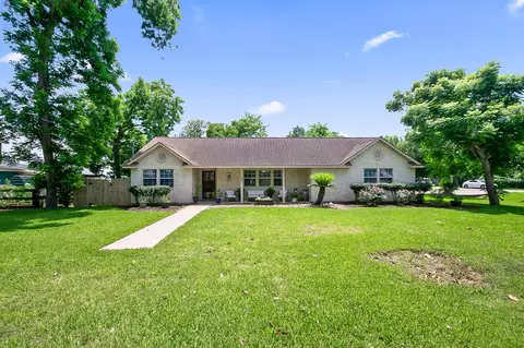 207 Centre St, Brazoria, TX 77422