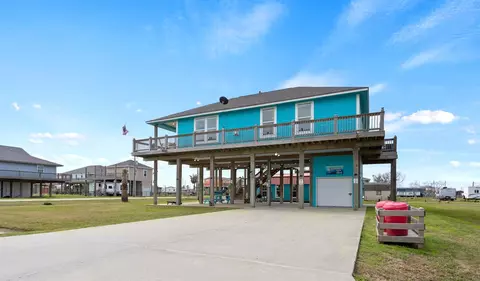 965 Gulf Shores Dr, Crystal Beach, TX 77650