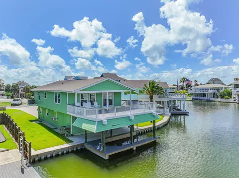 4222 Spanish Main, Jamaica Beach, TX 77554