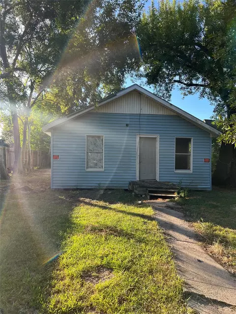 2109 Carolina, Baytown, TX 77520