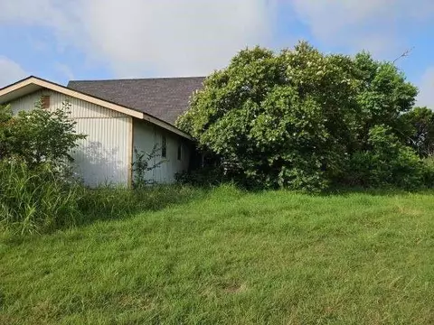 Exterior - 4127 Knoll Dr, Waco, TX 76708 photo 5 of 6
