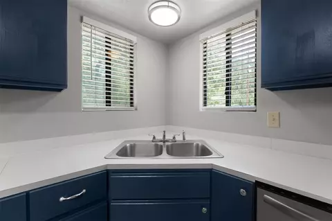 Kitchen - 5 Top Flite Ln, Trinity, TX 75862 photo 2 of 3