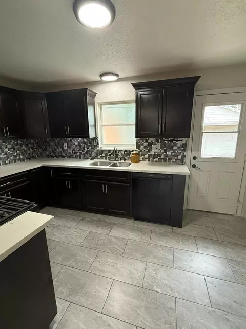 606 Wisconsin St, South Houston, TX 77587