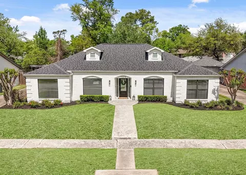 10614 Riverview Dr, Houston, TX 77042